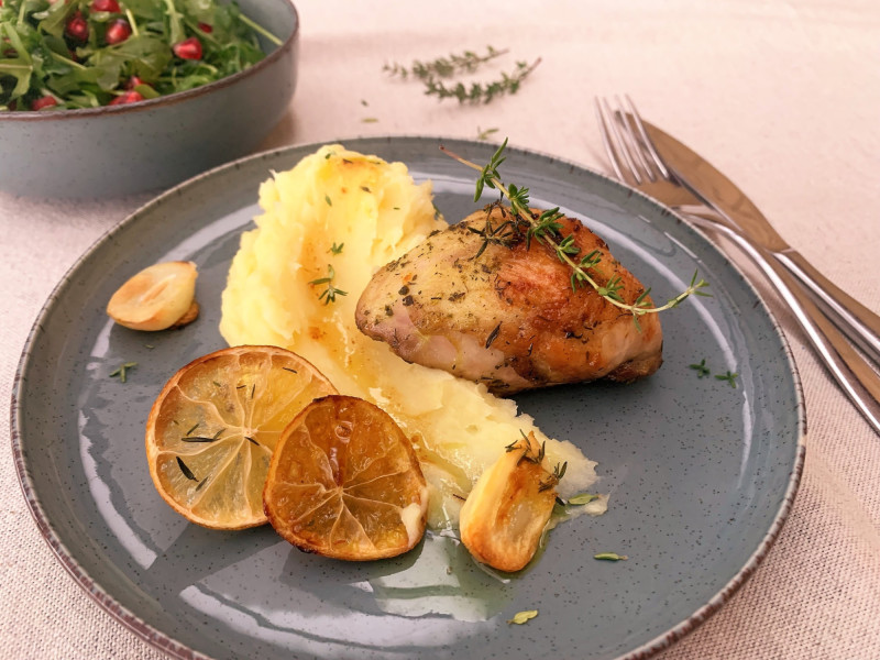 Putpelių krūtinėlės aliejiniame "Prancūziškas daržas" marinate. 500 g.